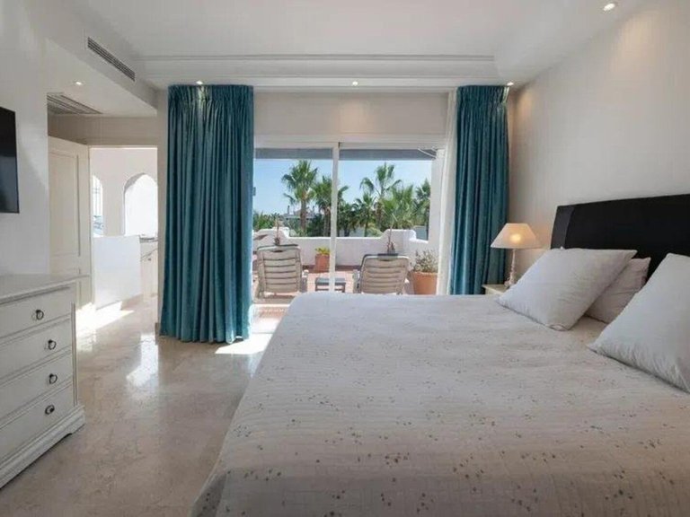 Apartment for Sale in Puerto Banús, Malaga 9