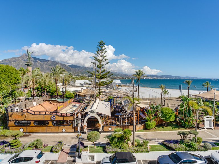 Apartment for Sale in Puerto Banús, Malaga 2