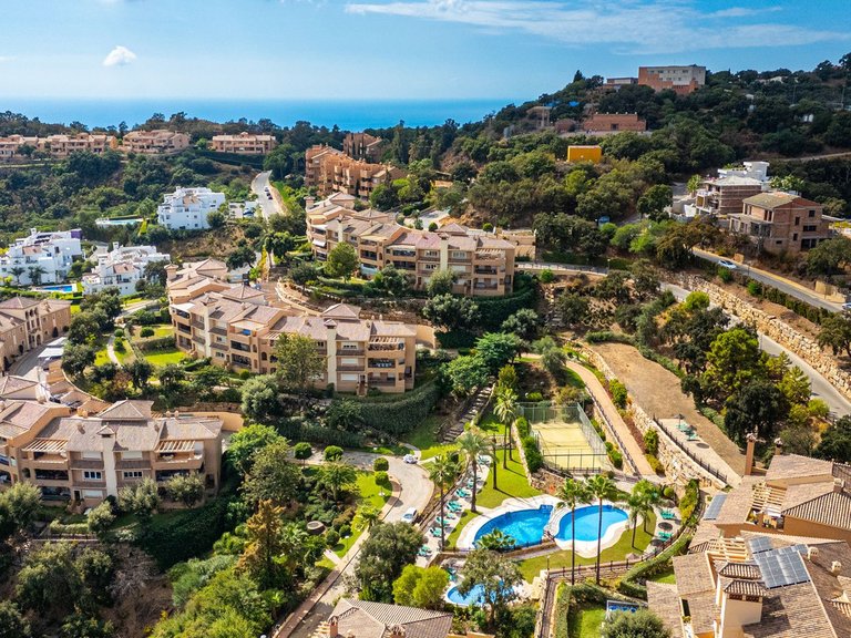 Apartment for Sale in La Mairena, Malaga 9