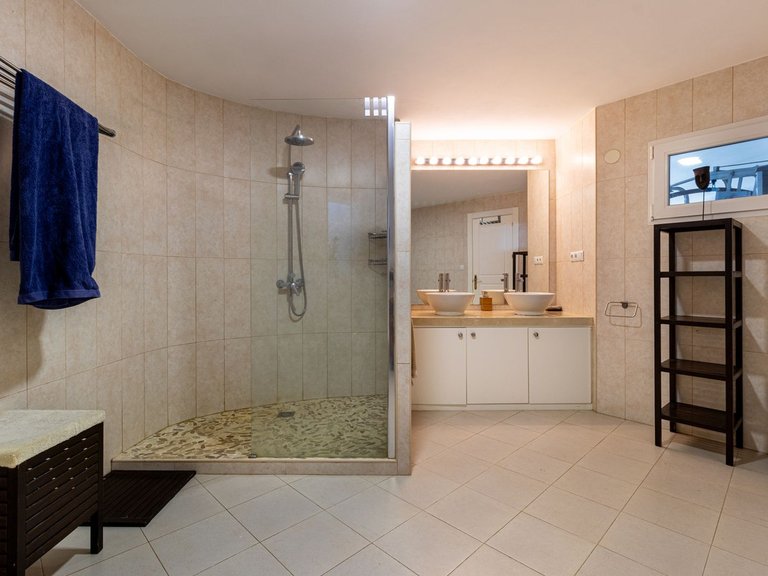 Villa for Sale in Fuengirola, Malaga 100