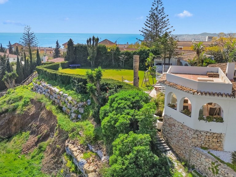 Villa for Sale in Fuengirola, Malaga 11
