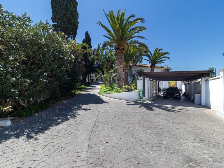 Villa for Sale in Fuengirola, Malaga 25