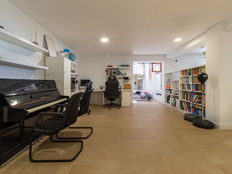 Villa for Sale in Fuengirola, Malaga 28