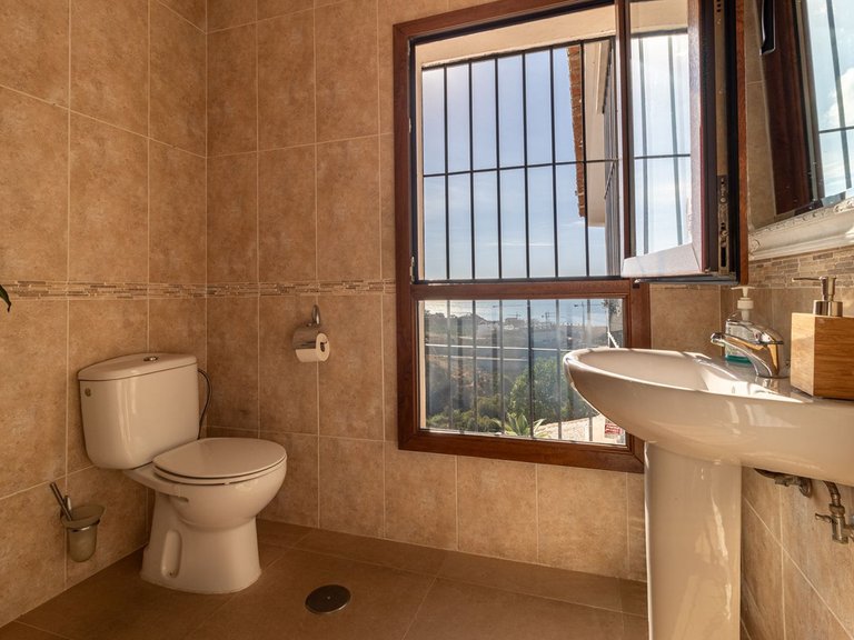 Villa for Sale in Fuengirola, Malaga 46