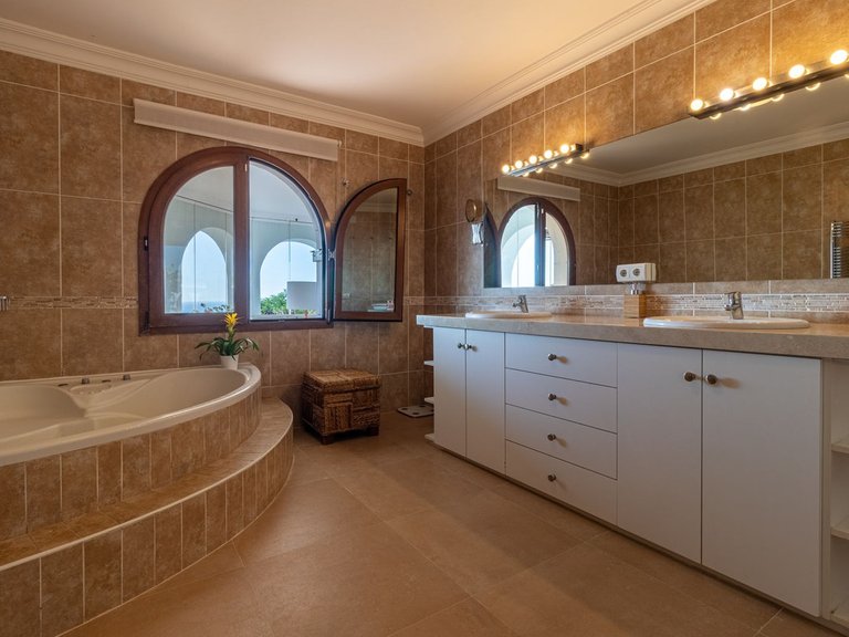 Villa for Sale in Fuengirola, Malaga 51