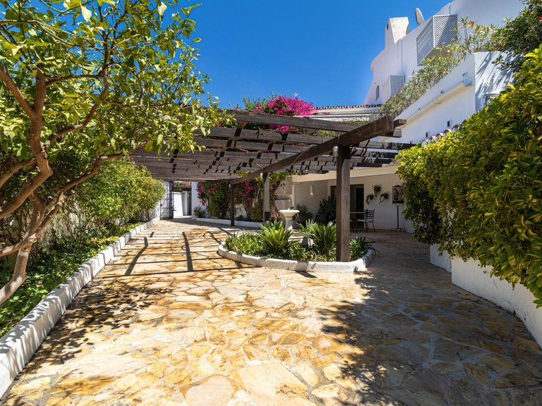 Villa for Sale in Fuengirola, Malaga 76