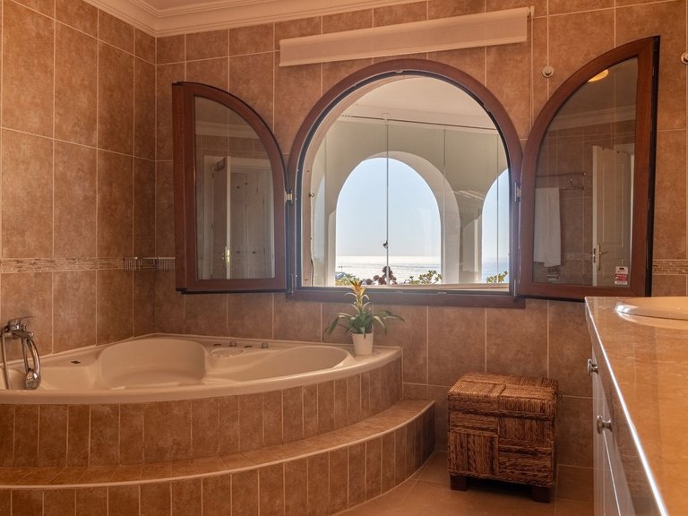 Villa for Sale in Fuengirola, Malaga 95