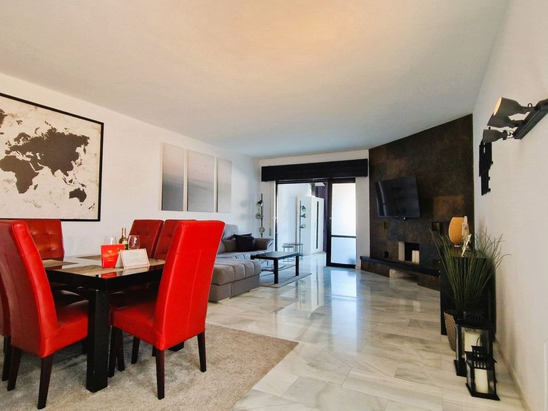 Apartment for Sale in Puerto Banús, Malaga 11