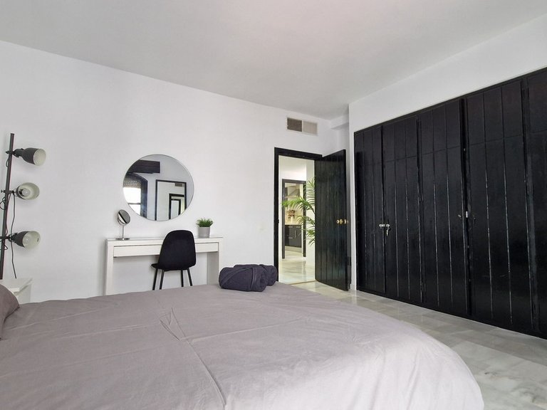 Apartment for Sale in Puerto Banús, Malaga 21