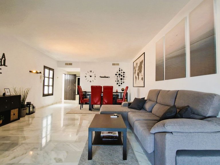 Apartment for Sale in Puerto Banús, Malaga 5