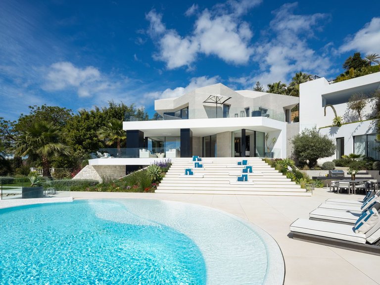 Villa for Sale in Benahavís, Malaga 1