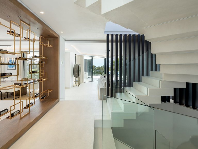 Villa for Sale in Benahavís, Malaga 11