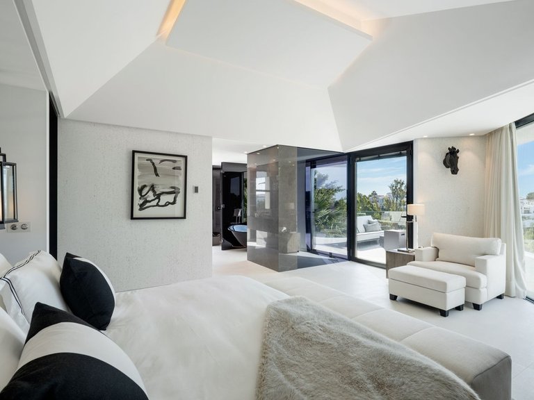 Villa for Sale in Benahavís, Malaga 13