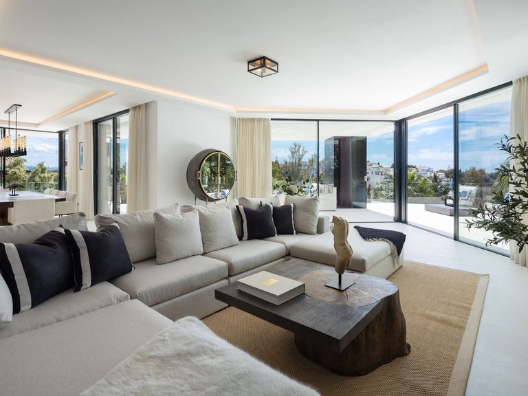 Villa for Sale in Benahavís, Malaga 2