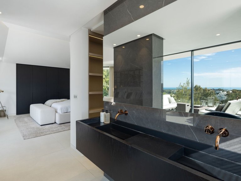 Villa for Sale in Benahavís, Malaga 21