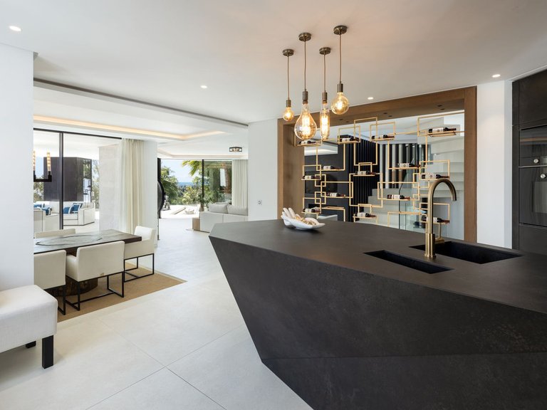 Villa for Sale in Benahavís, Malaga 33