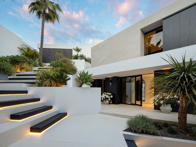 Villa for Sale in Benahavís, Malaga 34
