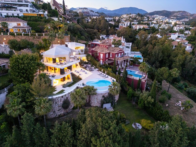 Villa for Sale in Benahavís, Malaga 44