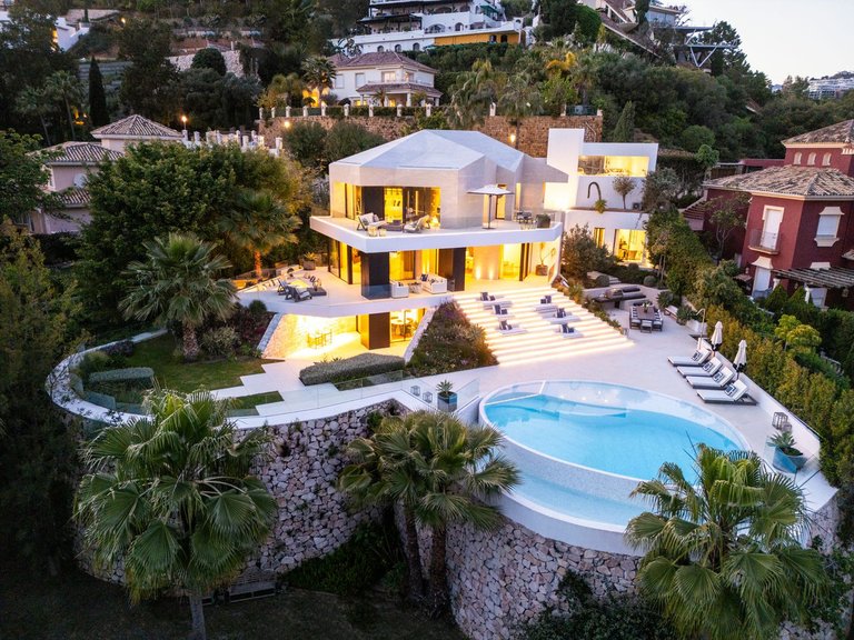 Villa for Sale in Benahavís, Malaga 45