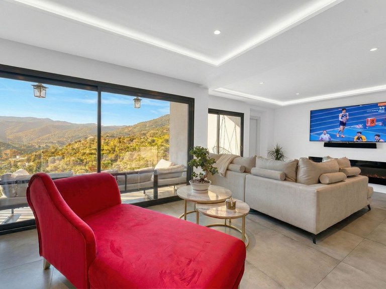 Villa for Sale in Istán, Malaga 13