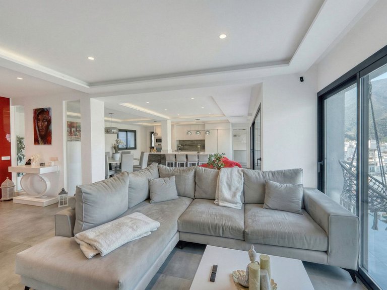 Villa for Sale in Istán, Malaga 16