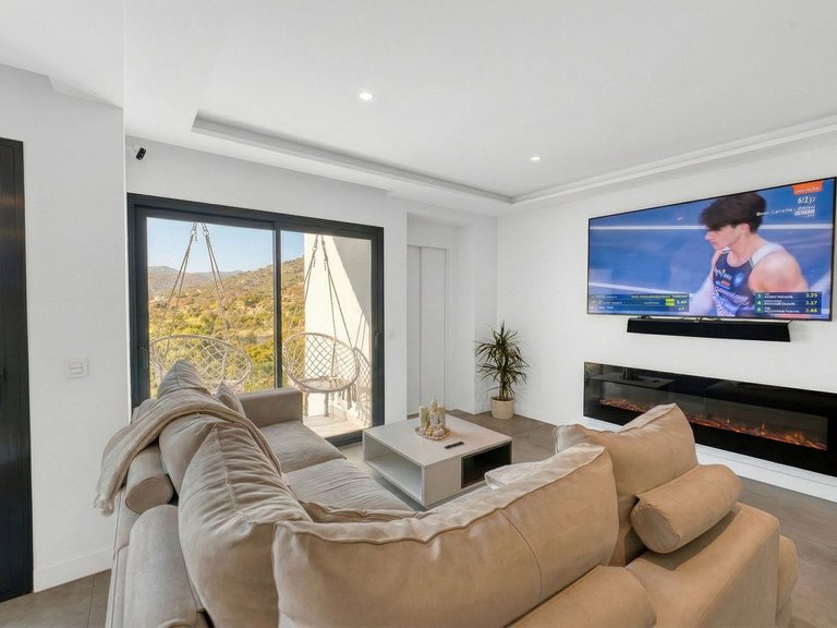 Villa for Sale in Istán, Malaga 24