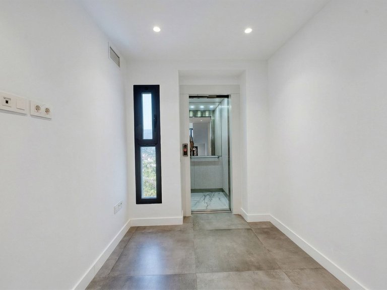 Villa for Sale in Istán, Malaga 26