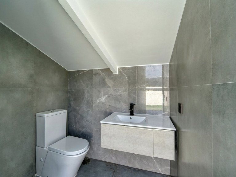 Villa for Sale in Istán, Malaga 28