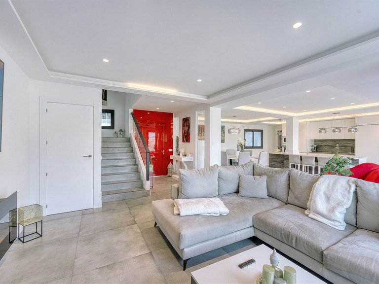Villa for Sale in Istán, Malaga 4