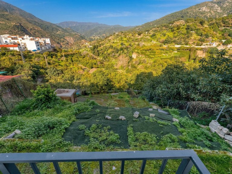 Villa for Sale in Istán, Malaga 51
