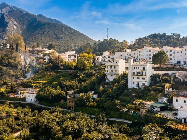 Villa for Sale in Istán, Malaga 55