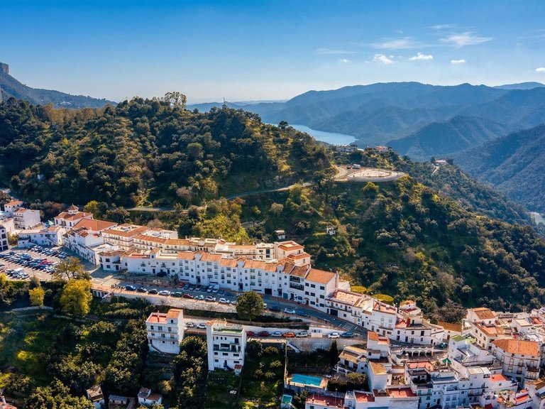 Villa for Sale in Istán, Malaga 57