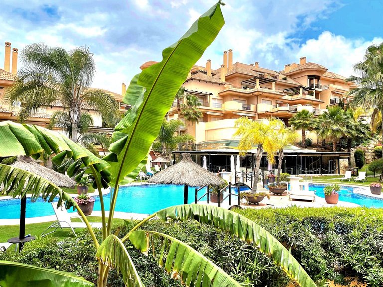 Apartment for Sale in Nueva Andalucía, Malaga 1