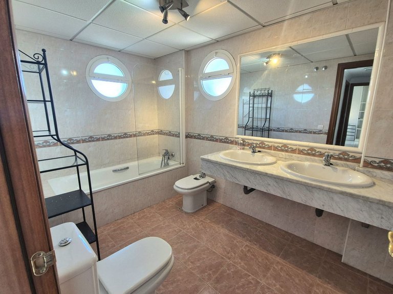 Villa for Sale in Alhaurin Golf, Malaga 12
