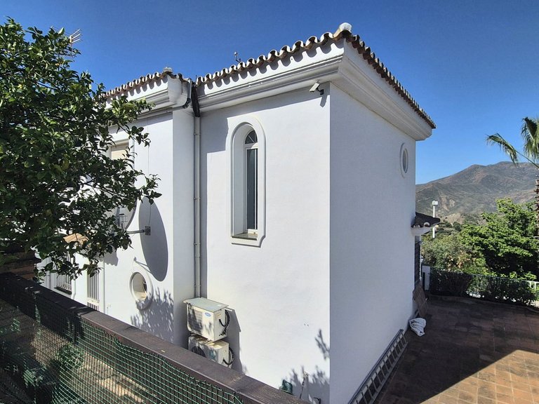 Villa for Sale in Alhaurin Golf, Malaga 25