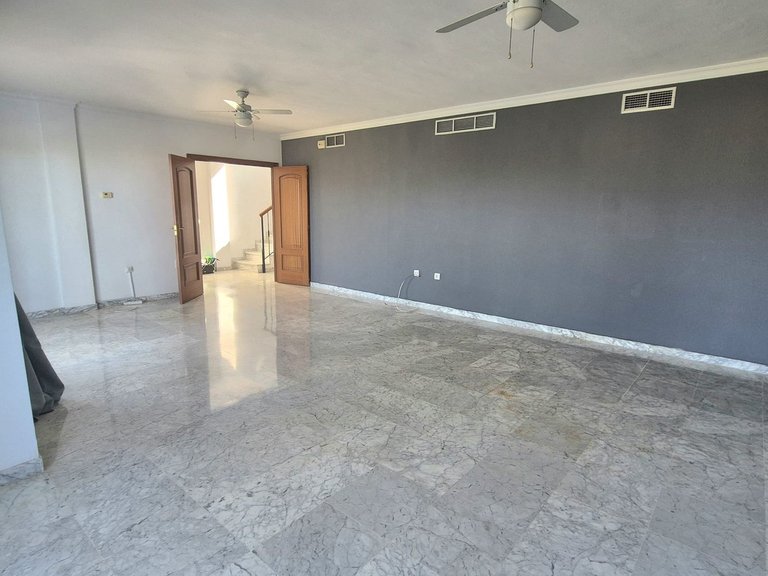 Villa for Sale in Alhaurin Golf, Malaga 6