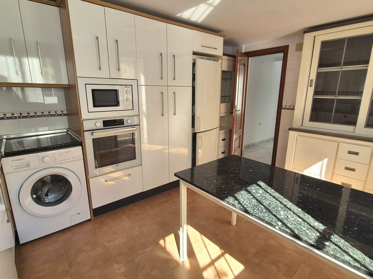 Villa for Sale in Alhaurin Golf, Malaga 9