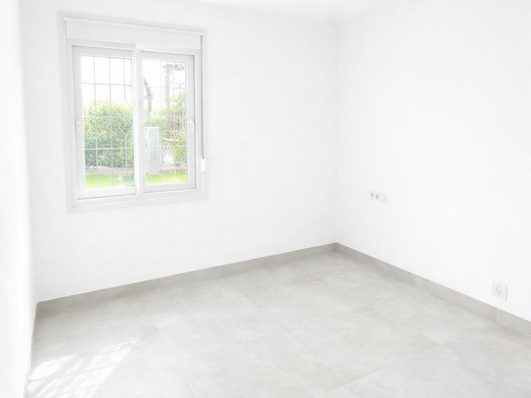 Apartment for Sale in Nueva Andalucía, Malaga 15