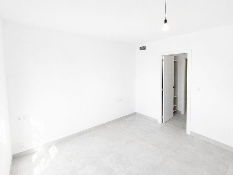 Apartment for Sale in Nueva Andalucía, Malaga 19