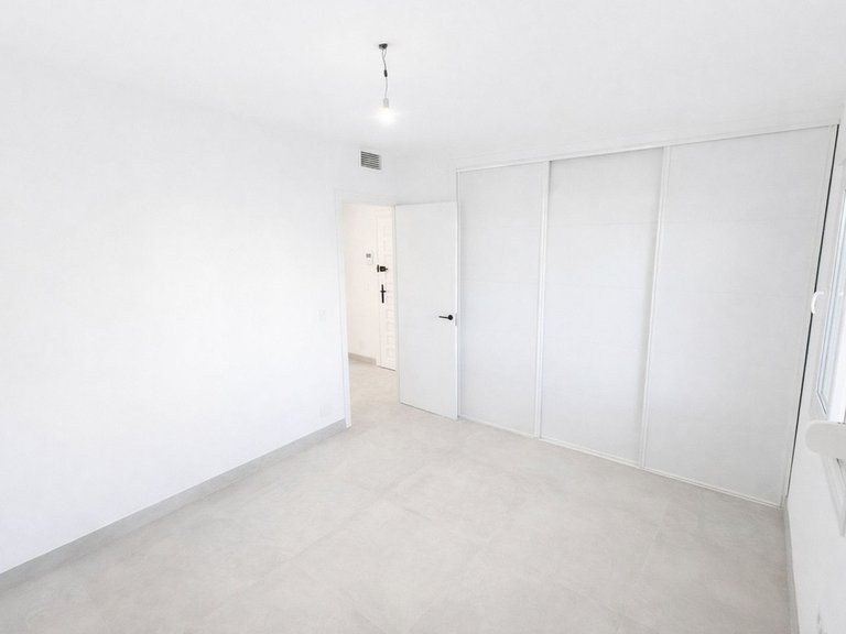 Apartment for Sale in Nueva Andalucía, Malaga 21