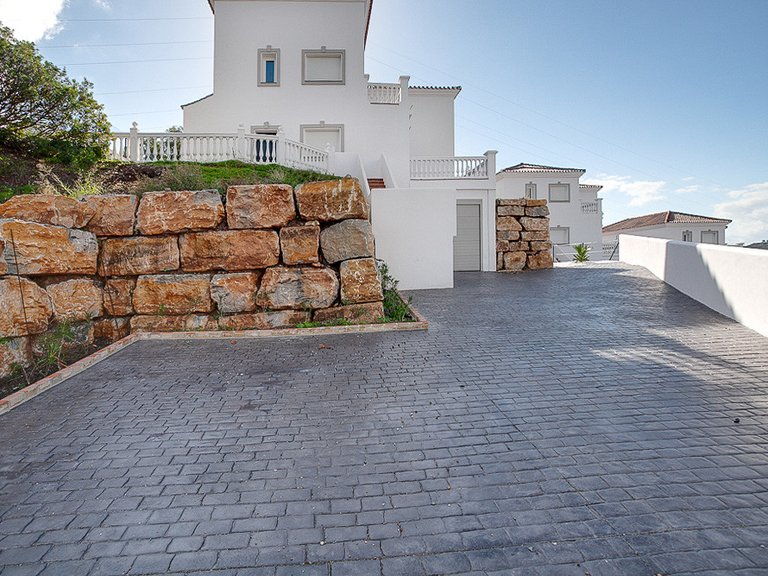 Villa for Sale in Estepona, Malaga 11