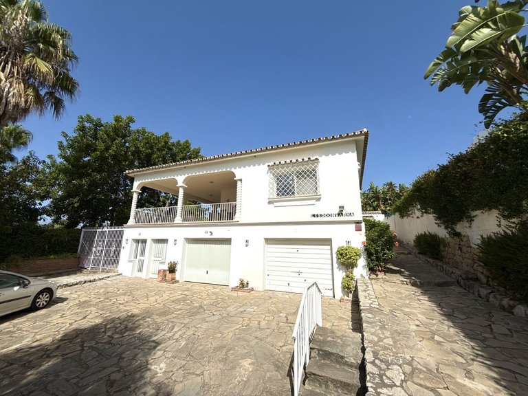 Villa for Sale in San Pedro De Alcántara, Malaga 2