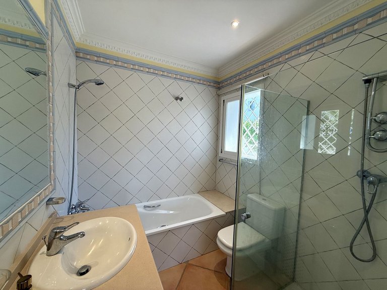 Villa for Sale in San Pedro De Alcántara, Malaga 28