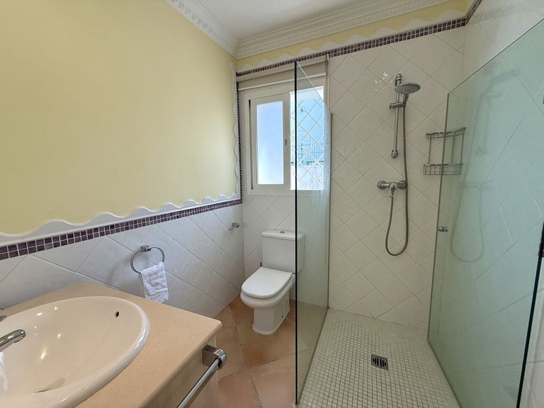Villa for Sale in San Pedro De Alcántara, Malaga 32