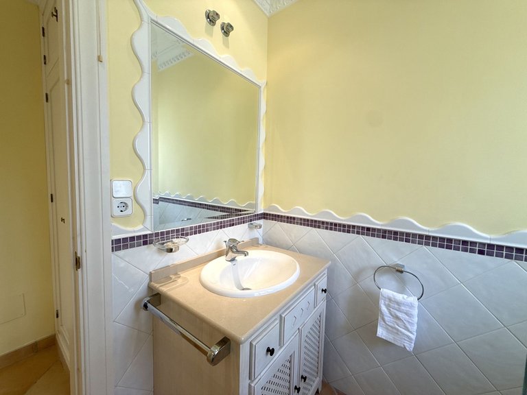 Villa for Sale in San Pedro De Alcántara, Malaga 33