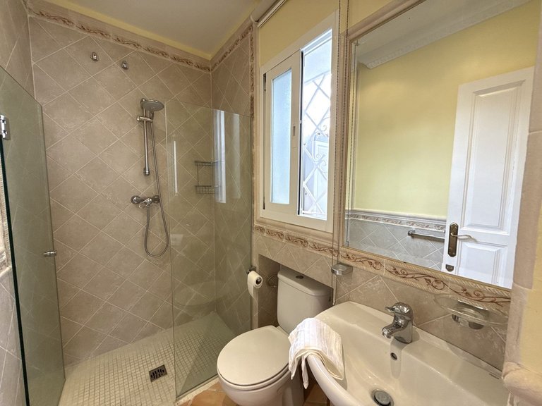Villa for Sale in San Pedro De Alcántara, Malaga 36