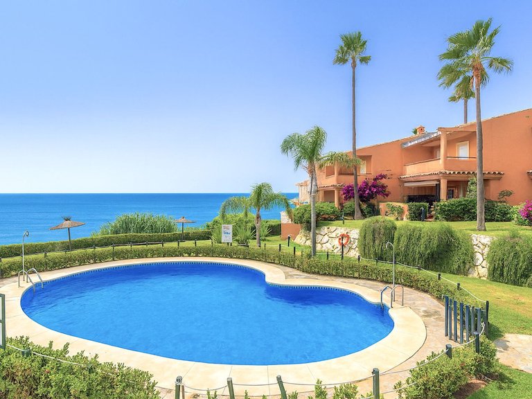 Villa for Sale in Estepona, Malaga 1