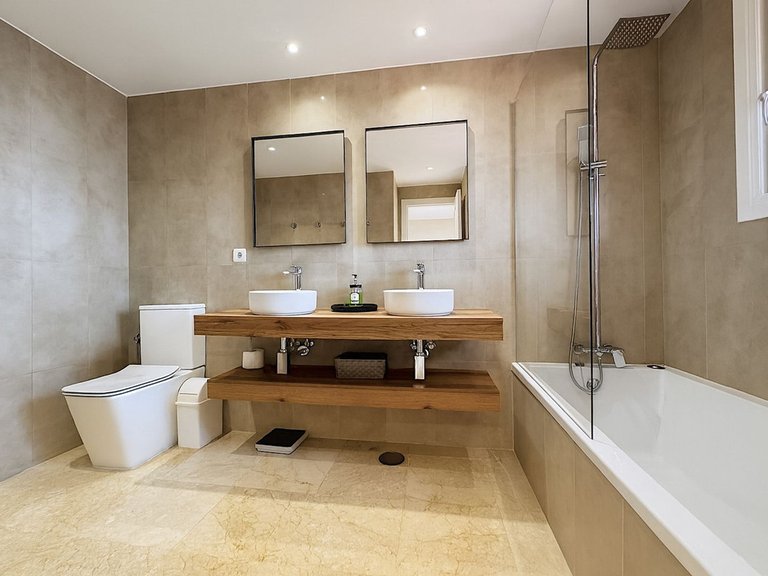 Villa for Sale in Estepona, Malaga 14