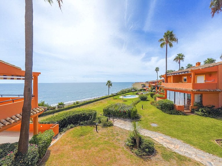 Villa for Sale in Estepona, Malaga 2