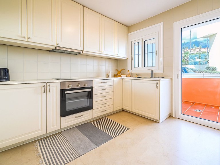 Villa for Sale in Estepona, Malaga 7